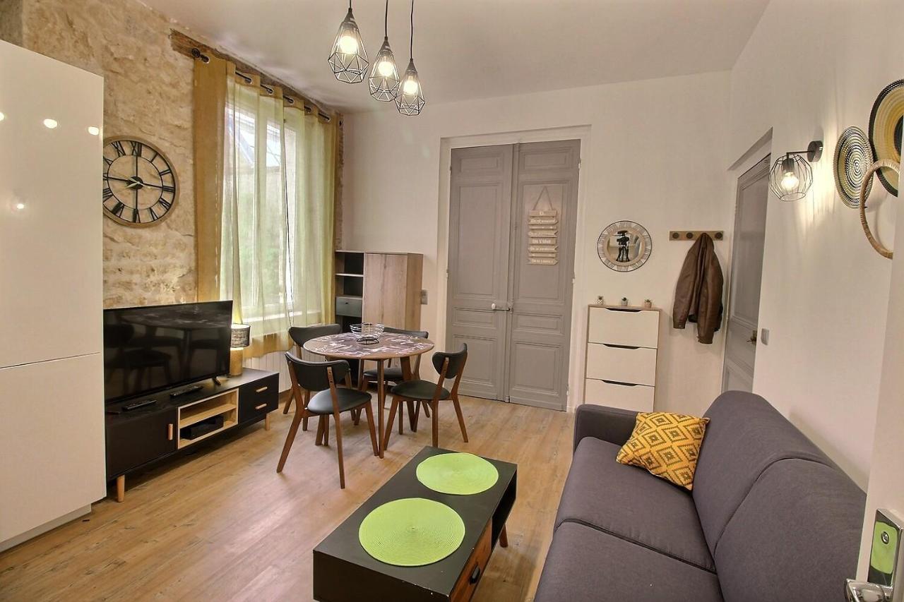 Appartement De Charme Dans Immeuble Haussmannien ペリグー エクステリア 写真